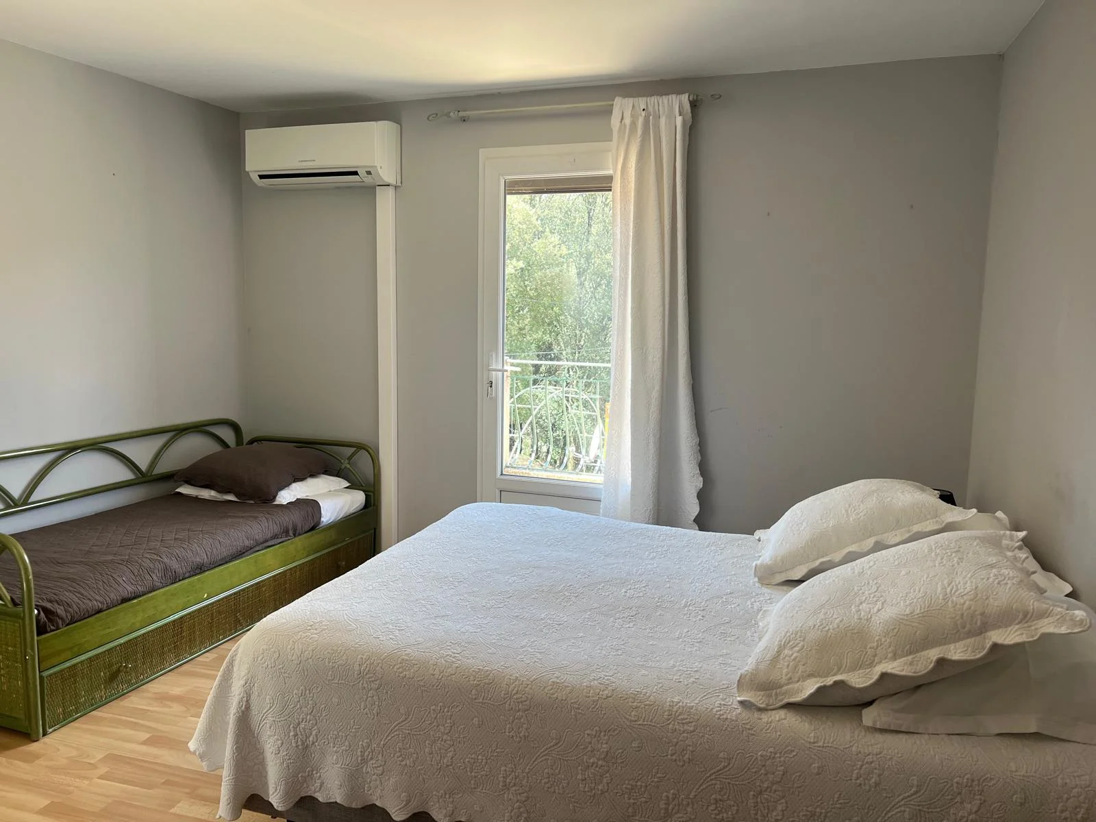 Chambre triple de la maison d'hôtes Le Paradis à Zicavo en Corse