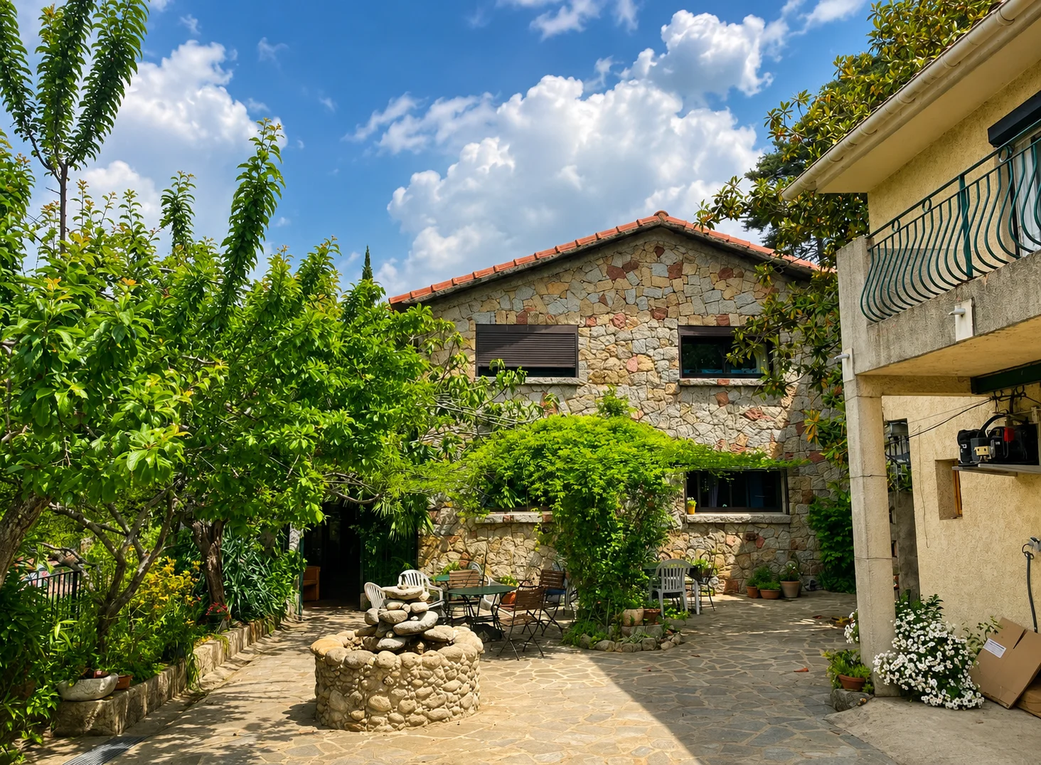 Maison d'hôtes Le Paradis à Zicavo en Corse, jardin et terrasse au cœur de la montagne